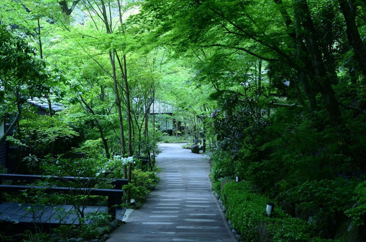 Kurokawa Onsen Oku No Yu Hotel Minamioguni Exterior photo
