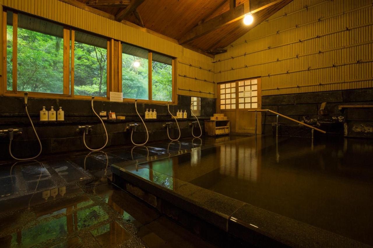 Kurokawa Onsen Oku No Yu Hotel Minamioguni Exterior photo