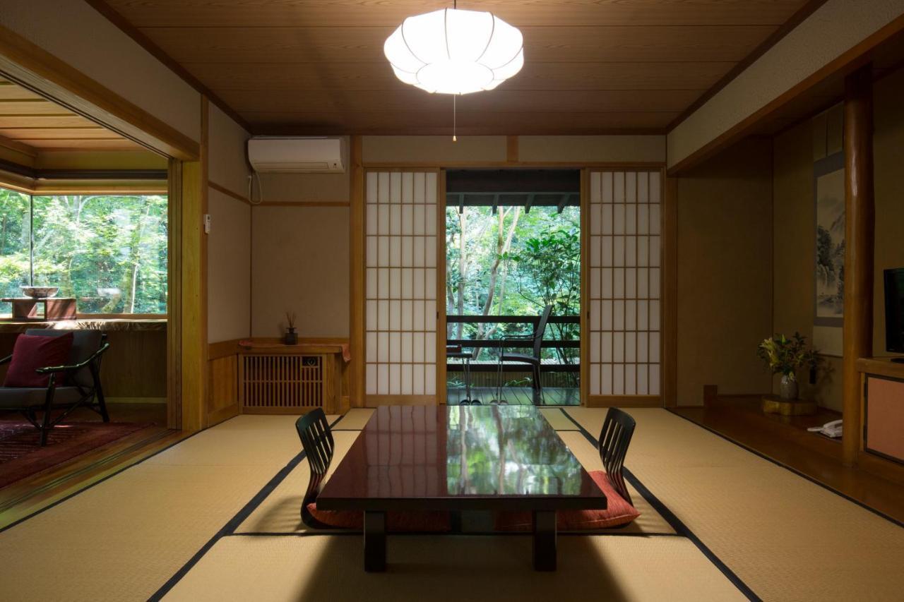 Kurokawa Onsen Oku No Yu Hotel Minamioguni Exterior photo
