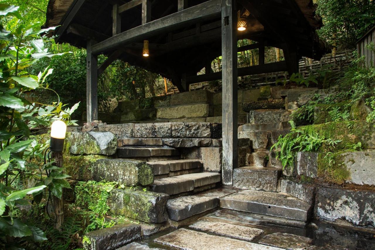 Kurokawa Onsen Oku No Yu Hotel Minamioguni Exterior photo